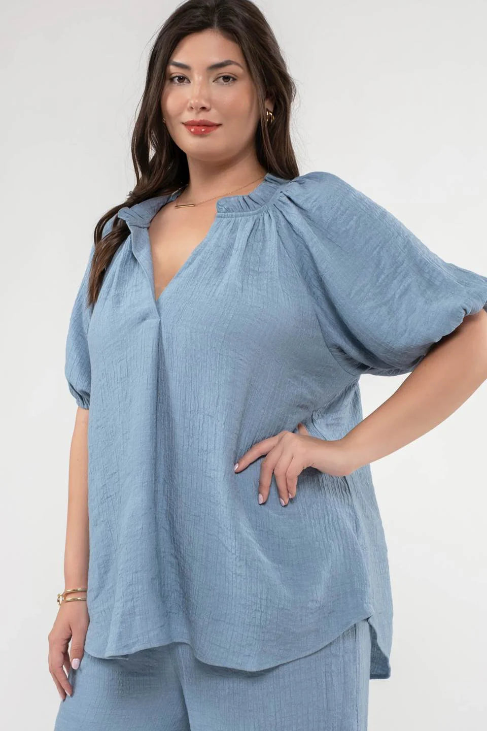 PLUS SCRUNCHED ELASTIC VNECK SHIRT BLU PEPPER