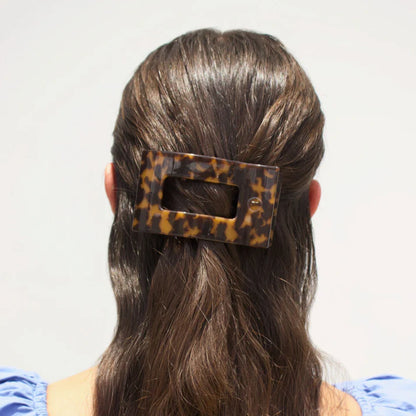 “Medium TELETIES flat rectangle hair clip for thick hair”

“Flat-back no-snag hair clip in stylish neutral”

“Comfortable claw clip with strong grip by TELETIES”