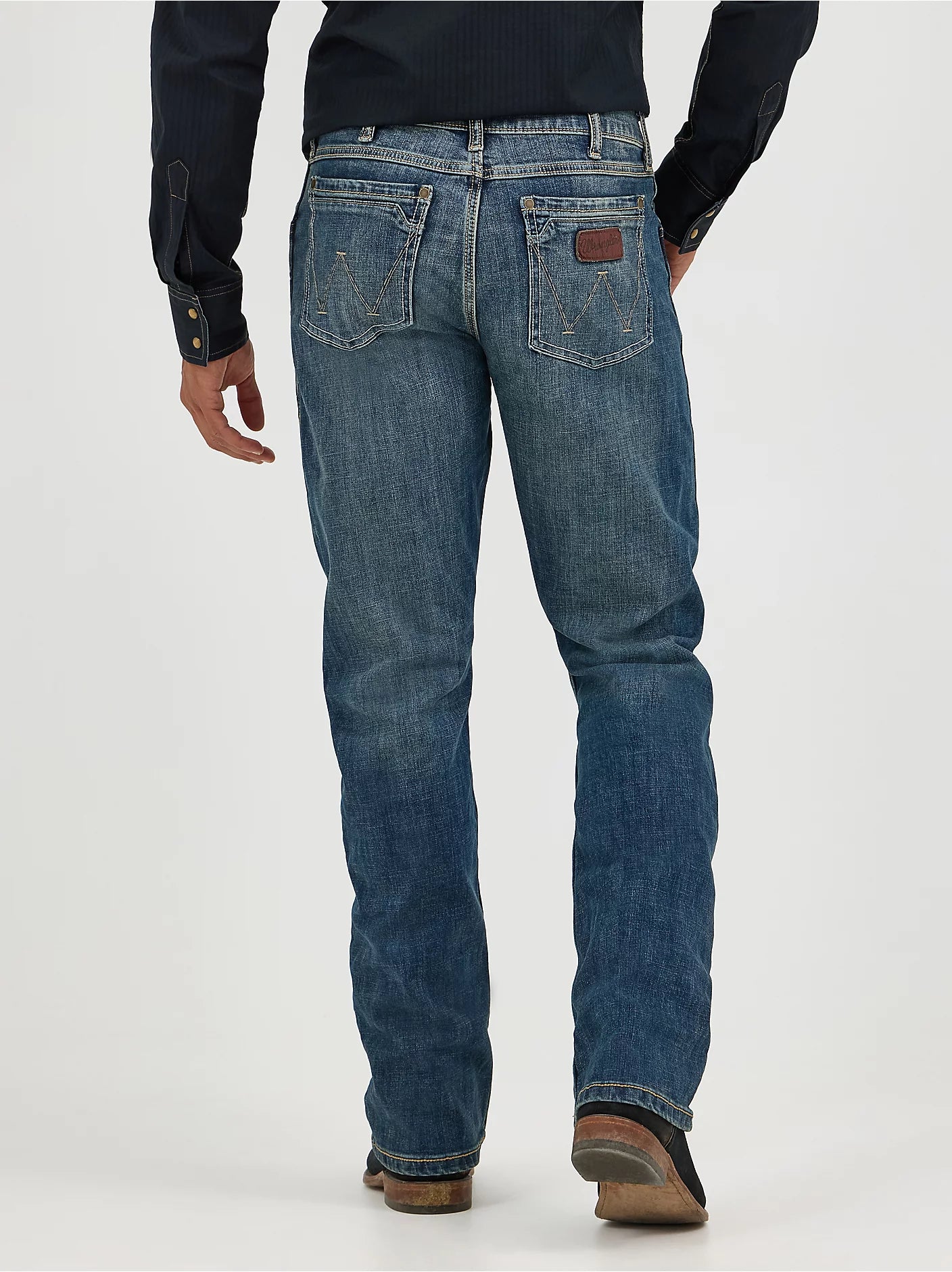 MEN'S WRANGLER RETRO® SLIM FIT BOOTCUT JEAN