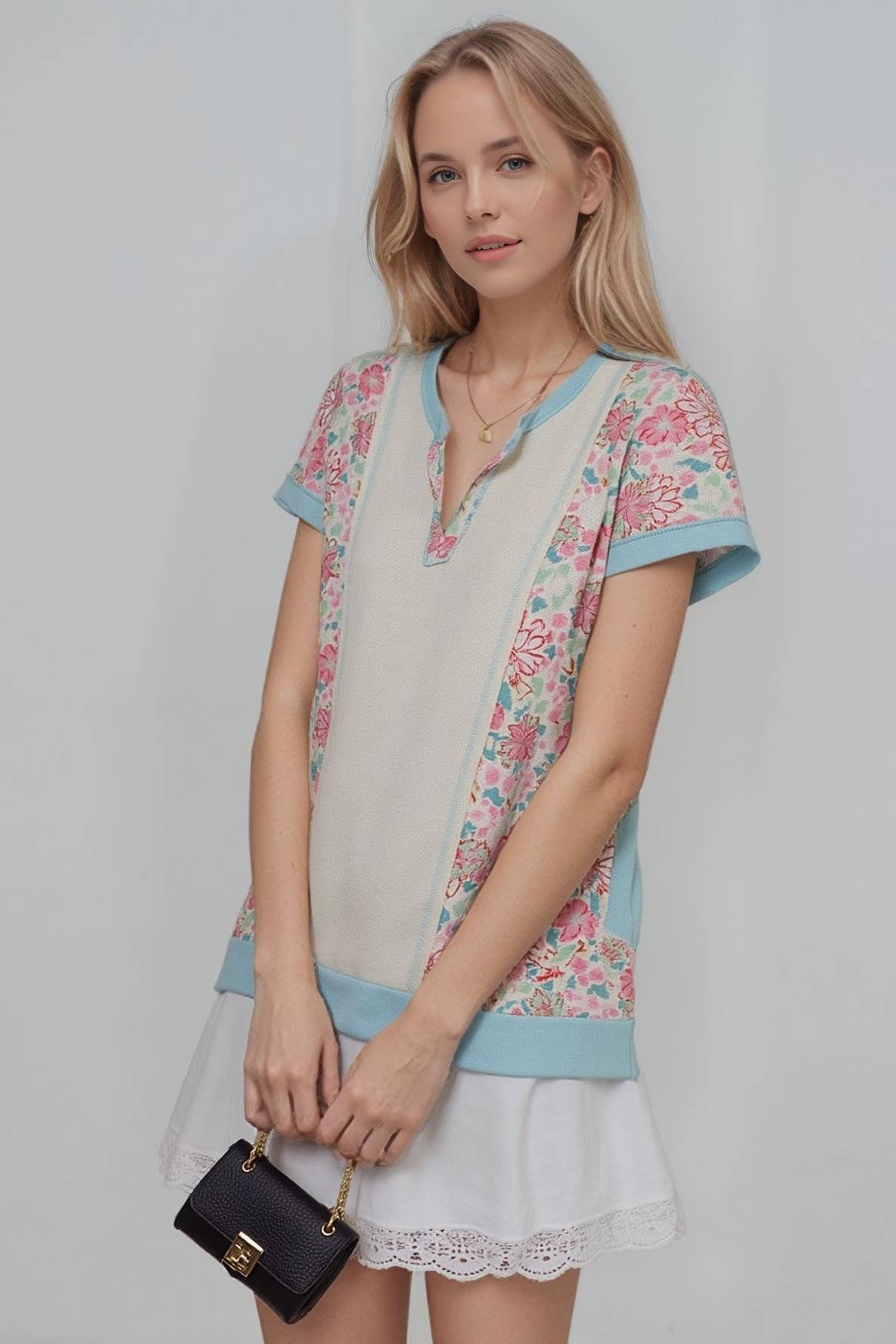 Garden Stroll Contrast Floral Top 🌸