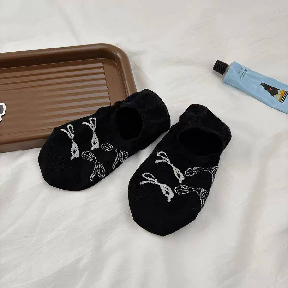 Ladies Cartoon Bow Knit Boat Socks – Cute, Comfy & Totally Bow-tiful! 🎀
