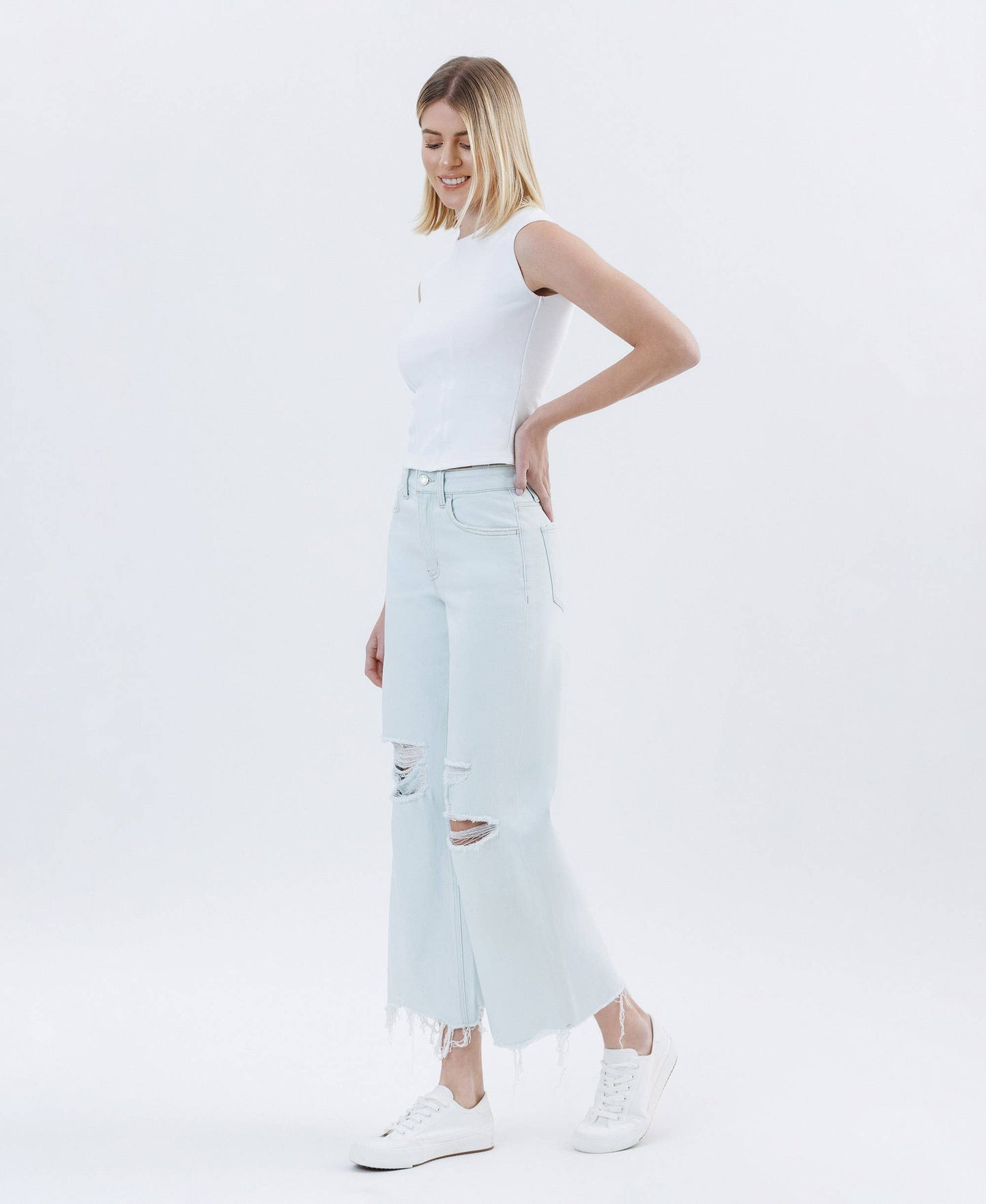 High Rise Distressed Crop Wide Leg Jeans – Frayed Hem Comfort Stretch Denim Vervet T6839