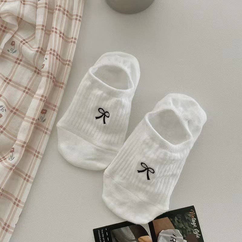 Ladies Cartoon Bow Knit Boat Socks – Cute, Comfy & Totally Bow-tiful! 🎀
