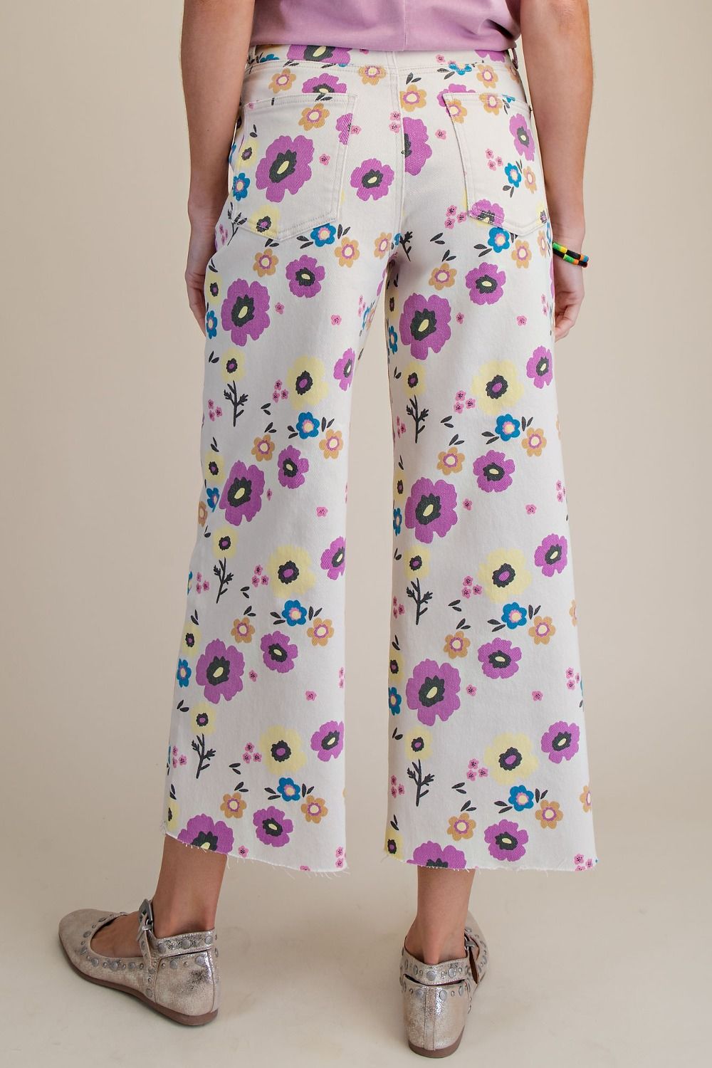 Bloom Babe Floral Wide Leg Pants – High Rise Cropped Twill Pants with Frayed Hem