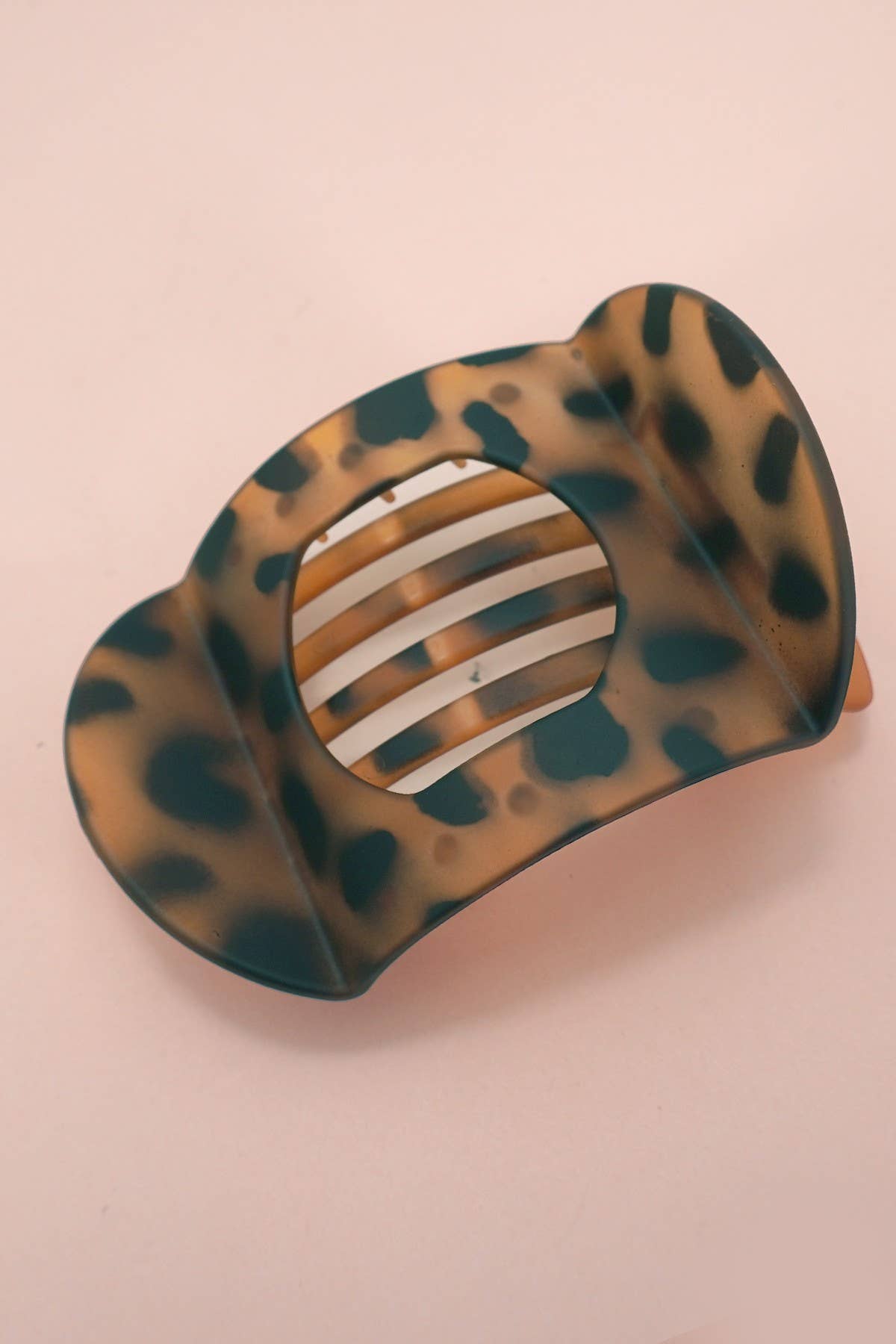 Lay Flat Hair Claw Clip | Large Comfort Hair Clip