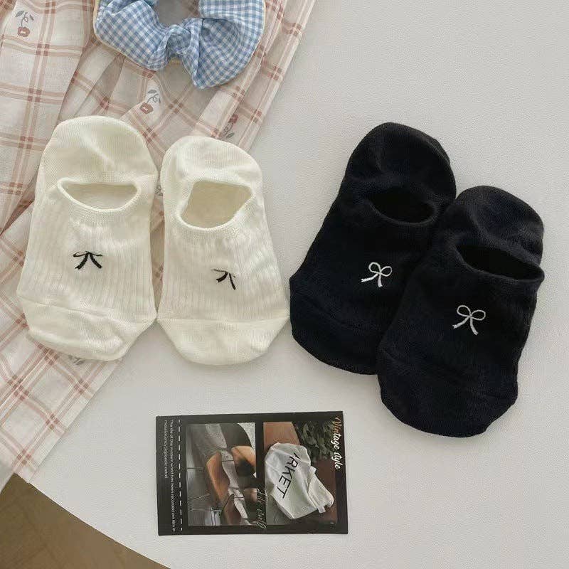 Ladies Cartoon Bow Knit Boat Socks – Cute, Comfy & Totally Bow-tiful! 🎀