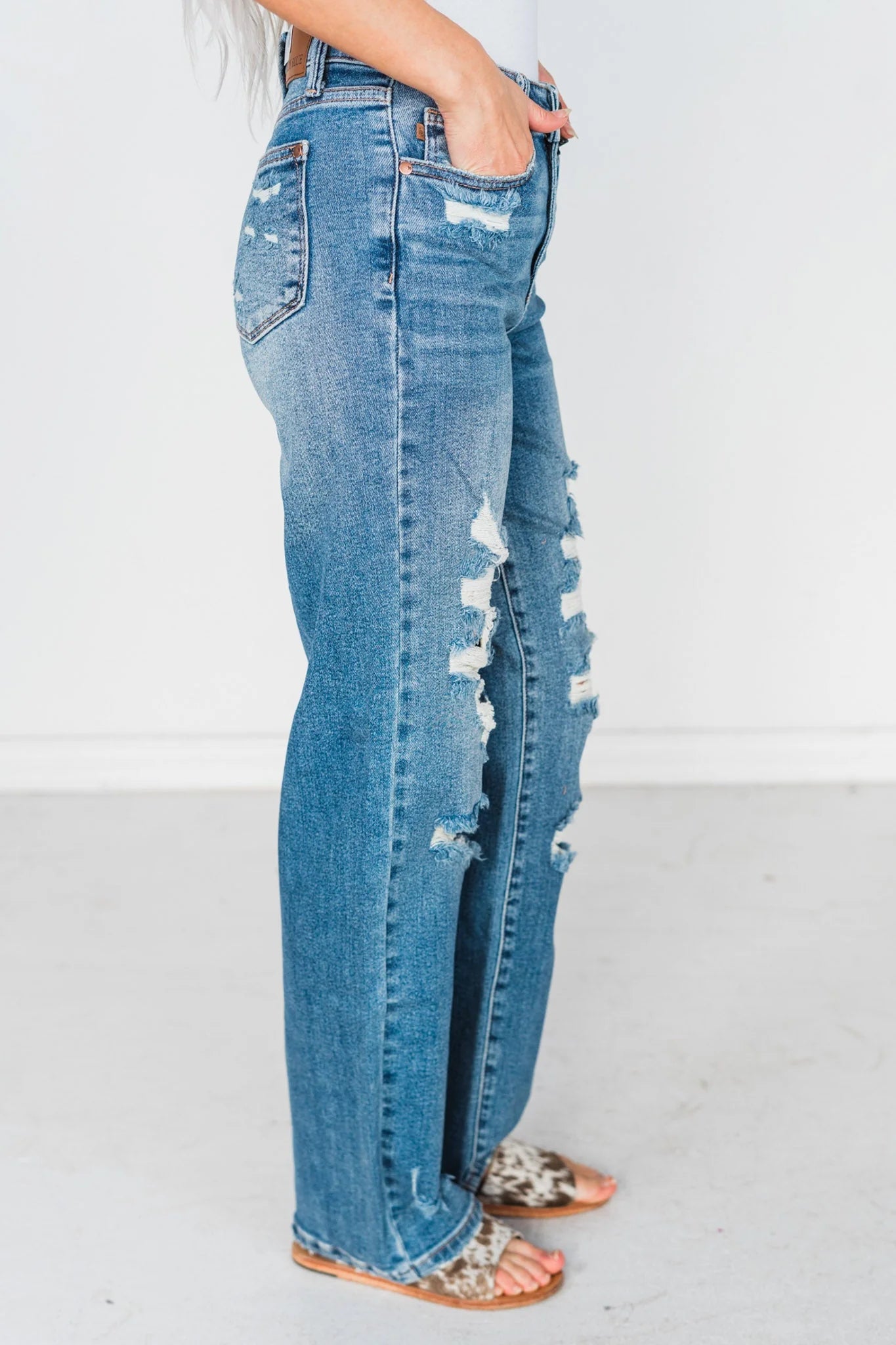 Judy Blue High-Waisted Heavy Destroy Straight Jeans – Effortlessly Edgy & Unbelievably Comfy