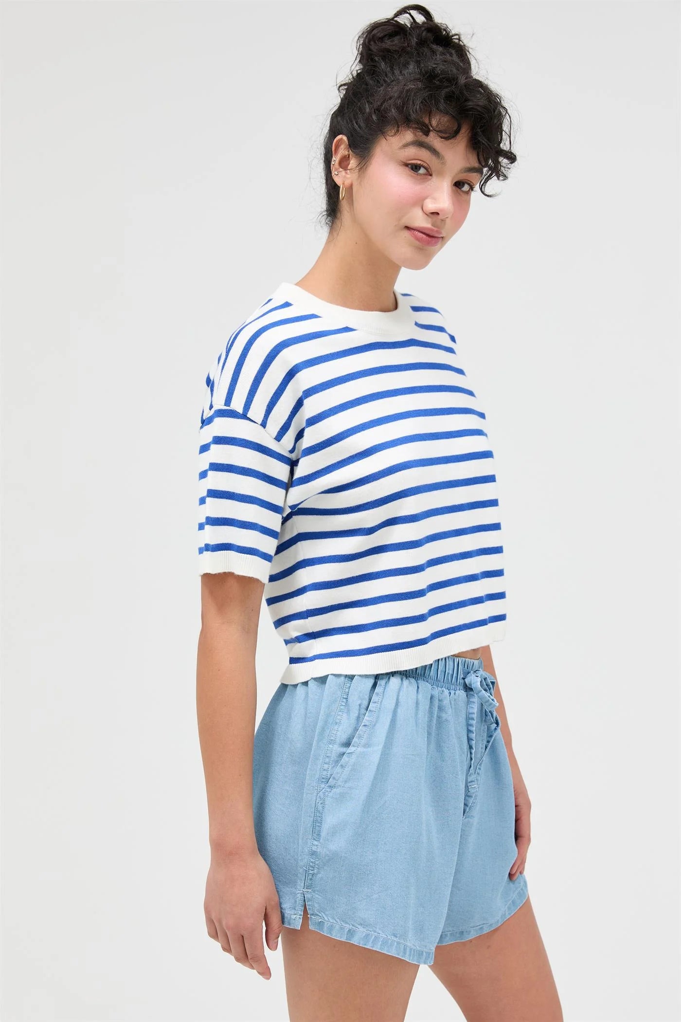 Feelin’ Fine Striped Crop – Round Neck Short Sleeve Boxy Tee