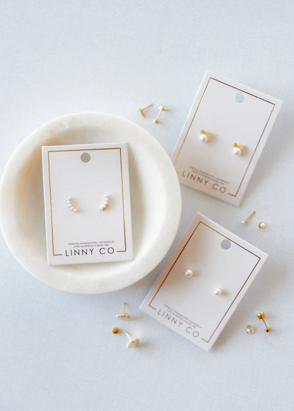 Linny Co. Abigail Pearl Screwback Stud Earrings | Gold or Silver Pearl Flat Back Earrings